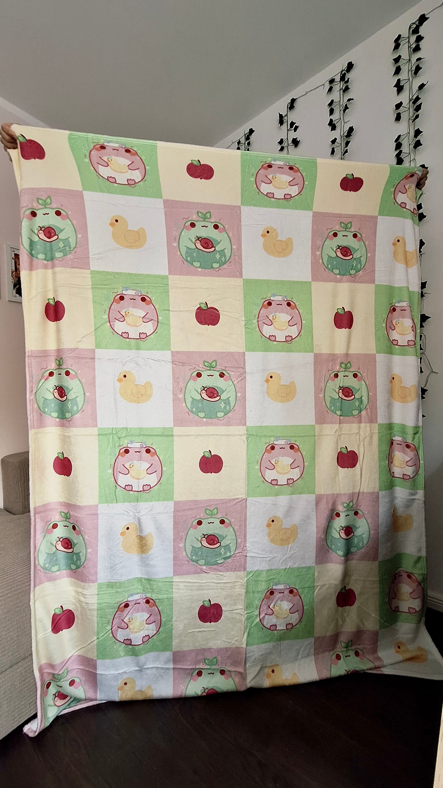 Froggy Love Cosy Blanket [PICK UP AT CONS ONLY]